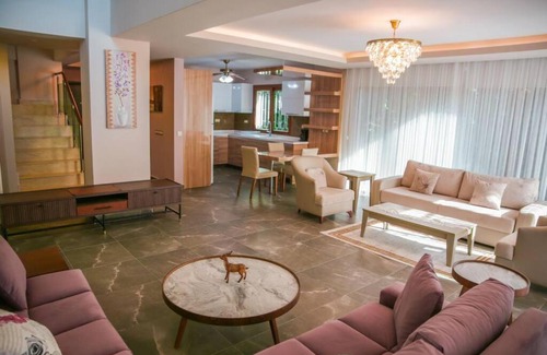Kusadasi Villa | Private Villa Alzuharia with Pool and Family Amenities