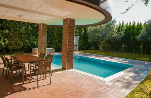 Kusadasi Villa | Private Villa Alzuharia with Pool and Family Amenities