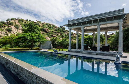 Ghanerao Villa | Elegant Amã Stays & Trails Abhay Manor with Pool and Pets