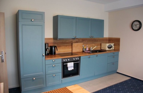 Muritz Apartment | Family-Friendly Am Apfelbaum Apartment with Kitchen