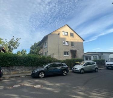 Sued Apartment | Budget-Friendly Stay at Am Auepark - Pet & Child Friendly!