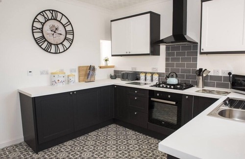 Isle of Lewis Cottage | Family-Friendly AM BLÀR BEAG with Beautiful Garden in Ness