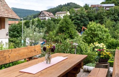 Bad Peterstal-Griesbach Apartment | Guest Rated 9.7: Family-Friendly Stay at Am Döttelbach