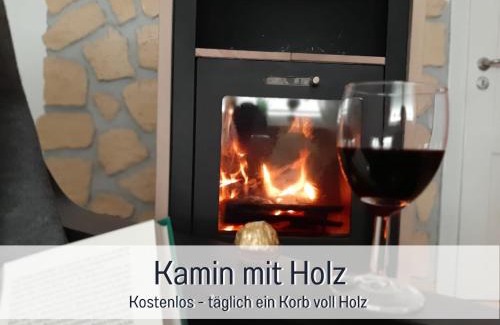 Mielenhausen Apartment | Cozy Am Feldrain: Oceanfront Retreat with Spa & Breakfast