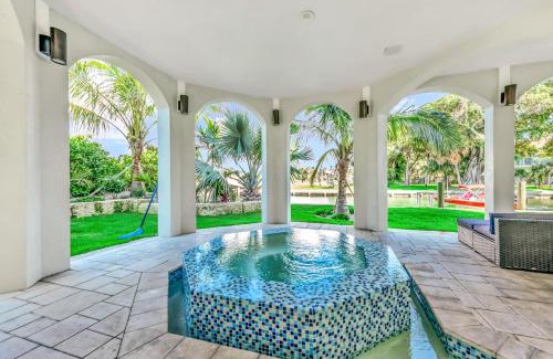 Anna Maria House | Experience AM I Dreaming: Pet-Friendly Oceanfront Oasis