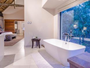 Thorny Bush Game Reserve Cabin | Relax at AM Lodge, Villa & Spa - 5-Star Hoedspruit Retreat