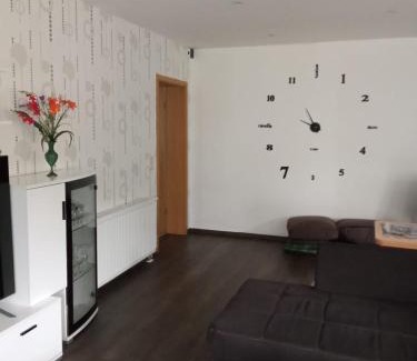 Zella-Mehlis Apartment | Kid-Friendly Retreat at Am Lubenbach - Rated 9.7/10