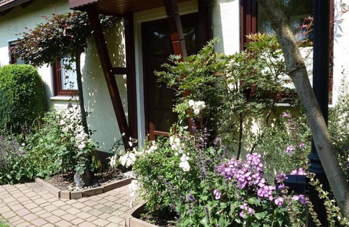 Sontra House | Am Rosengarten: Family-Friendly Retreat with Pet Amenities