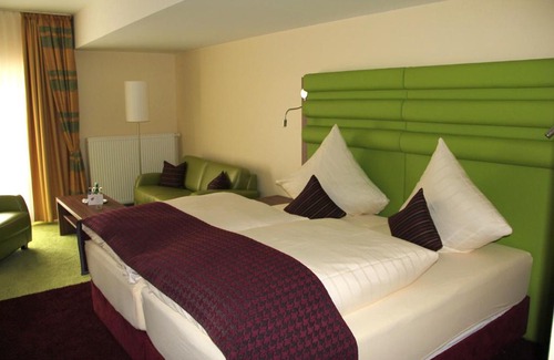Worms Hotel | Convenient Stay at Am Schlosspark - Family & Wheelchair Friendly