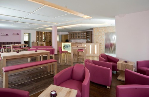Worms Hotel | Convenient Stay at Am Schlosspark - Family & Wheelchair Friendly