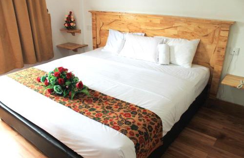 Kampung Telaga Batin Hotel | Cozy Am Transit Inn with Oceanfront Views and Breakfast