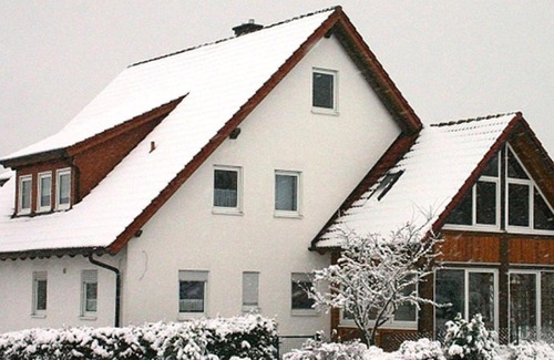 Mellrichstadt Apartment | Pet-Friendly Retreat at Am-Turm for Families and Friends