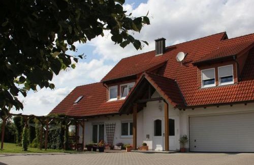 Mellrichstadt Apartment | Pet-Friendly Retreat at Am-Turm for Families and Friends
