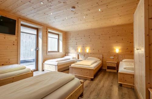 Mayrhofen Ski Chalet | Explore Am Ziller: 4-Star Family-Friendly Retreat