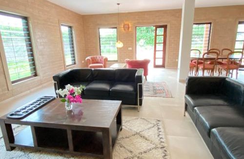 Batokunku House | Discover Ama Batokunku Resort: Family-Friendly Getaway