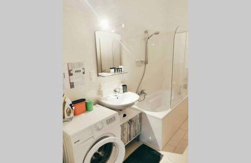 Nikolsdorf Apartment | Convenient AMADEUS Hotel - Steps from Tram to the OPERA