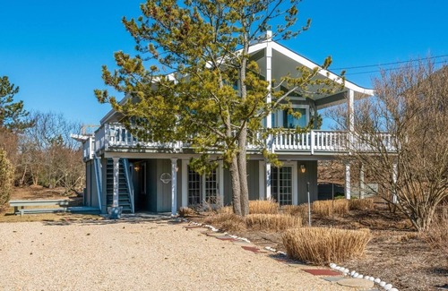 Napeague House | Experience Amagansett Beach House: Rated 10/10 with Ocean Views