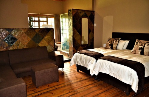Colenso Cabin | Discover Amaka Private Game Reserve and Safari Adventures