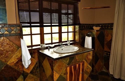 Colenso Cabin | Discover Amaka Private Game Reserve and Safari Adventures