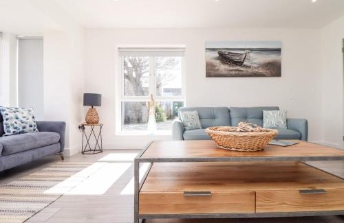 Tintagel House | Discover Amal Anpras: 4-Star Retreat for Families & Pets