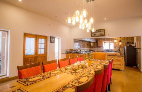 Tehri Range House | Amala Mountain View Villa with Lawn: Family-Friendly Retreat