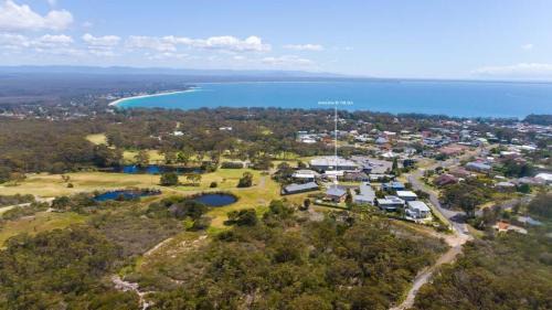 Vincentia House | Experience Amalena by the Sea: Family-Friendly Getaway