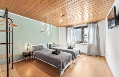 Kaiserslautern Apartment | Amalfi A06: Family-Friendly Retreat with Netflix & Terrace