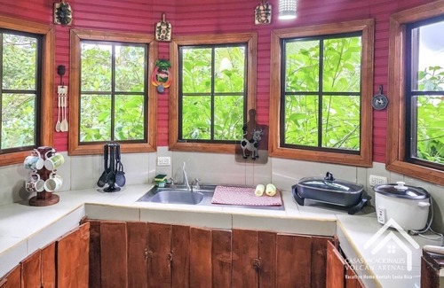 Chachagua House | Guest Rated: Amalfi Forest House with Hot Tub & Wifi