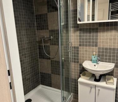 Donawitz Apartment | Top-Rated Amalia Hotel: Family-Friendly and Welcoming