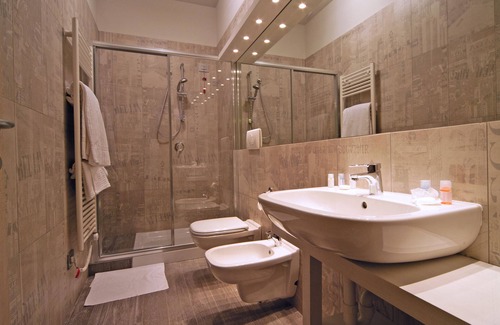 Gallarate Bed & Breakfast | Cozy Amalia Bakery Home: Family-Friendly with Breakfast & Dining