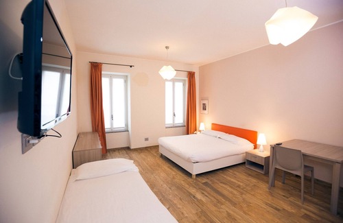 Gallarate Bed & Breakfast | Cozy Amalia Bakery Home: Family-Friendly with Breakfast & Dining