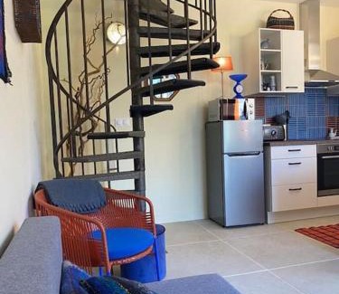 Montlouis-sur-Loire Apartment | Amalouyse Gîte: Cozy Duplex for 4 by the Loire