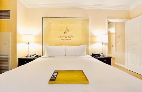 Las Vegas Apartment | Indulgent Amalz Suites Collection at MGM Signature Escape