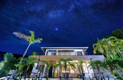 Tatsugo Apartment | Experience Amami 星空テラス with Oceanfront Dining