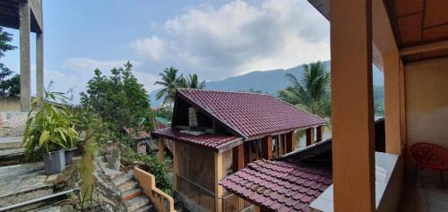 Tuk Tuk House | Cozy Aman's Guesthouse: Family-Friendly with Dining Options