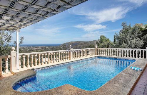 Pedreguer Villa | Relax in Amanda: 4-Bedroom Villa with Oceanfront Charm