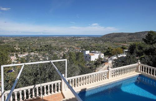Pedreguer Villa | Relax in Amanda: 4-Bedroom Villa with Oceanfront Charm