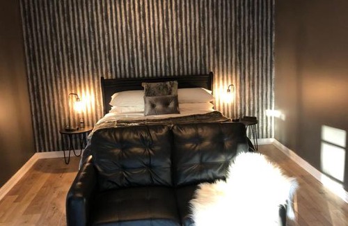 Tatachilla Bed & Breakfast | Guest Favorite: Amande Bed and Breakfast with Pool & Kitchen