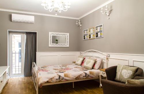 Bucharest City-Centre Apartment | Family-Friendly Stay at Amando Bucharest - Rated 9.6/10