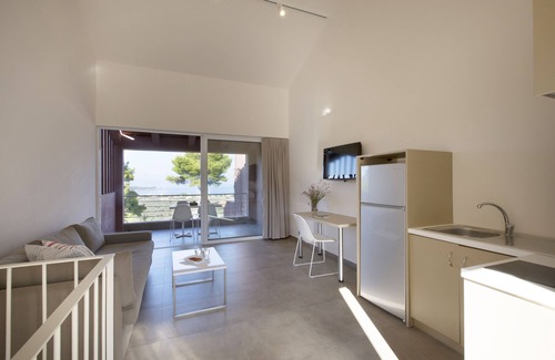 Ayia Anna Villa | Pet-Friendly Amandola Villas with Oceanfront Views