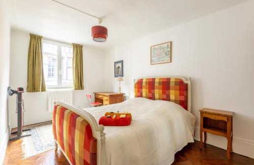 Rouen City Centre Apartment | Family-Friendly Amandus with Outstanding 8.8/10 Rating
