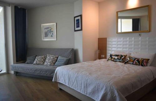 Herzliya Pituach Apartment | Relaxing Amano Seaview Suite with Private Beach Access