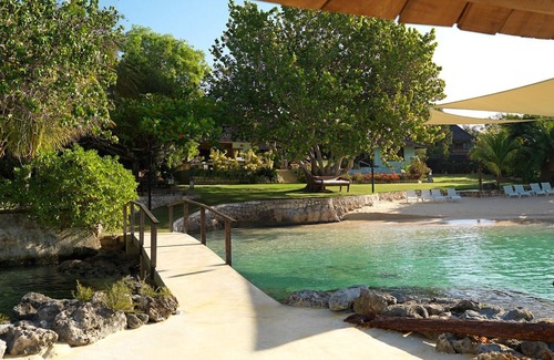 Discovery Bay House | Experience Ultimate Relaxation at Amanoka with Ocean Views