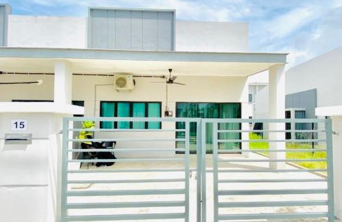 Kuantan House | Ideal Amanplus Homestay: 4-Star Family-Friendly Retreat