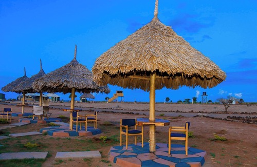 Amboseli Cabin | Discover Amanya Zebra 1-Bed Wigwam with Pool & Breakfast
