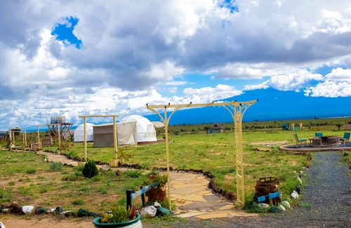 Amboseli Cabin | Discover Amanya Zebra 1-Bed Wigwam with Pool & Breakfast