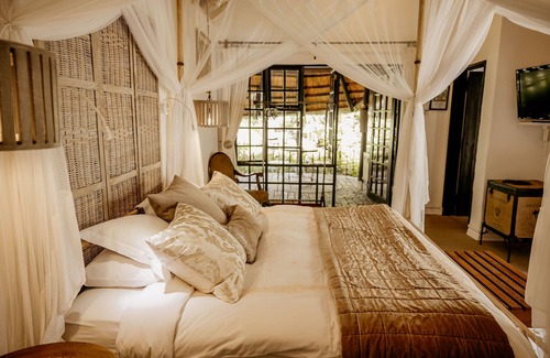 Glen Lorne Cabin | Discover Amanzi Lodge: 5-Star Stay with Top Amenities