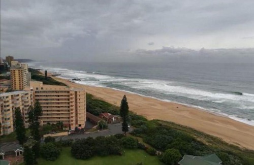 Kingsborough Apartment | Beachfront Retreat in Amanzimtoti - Pet Friendly & Pool