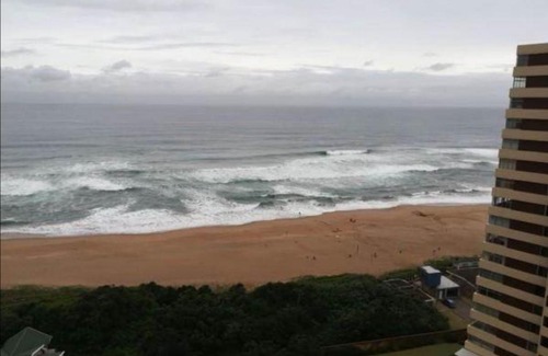 Kingsborough Apartment | Beachfront Retreat in Amanzimtoti - Pet Friendly & Pool
