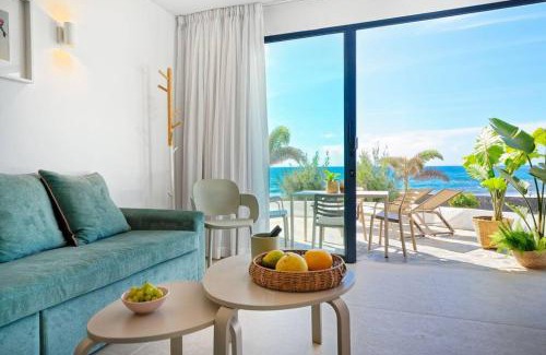 San Agustin Apartment | Oceanfront Amapola Palms - Recently Renovated Retreat